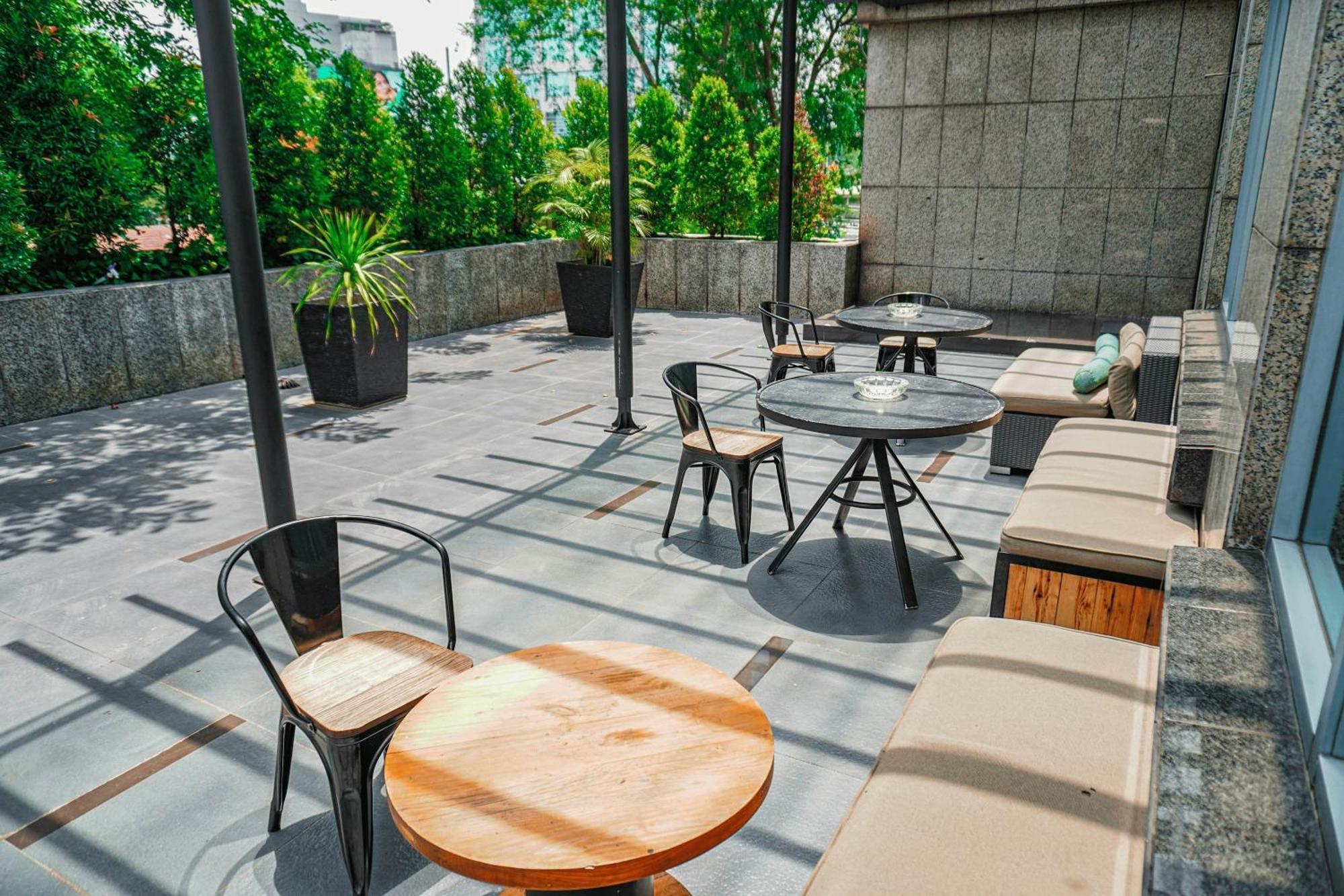 Hotel Kimaya Slipi Jakarta By Harris Экстерьер фото