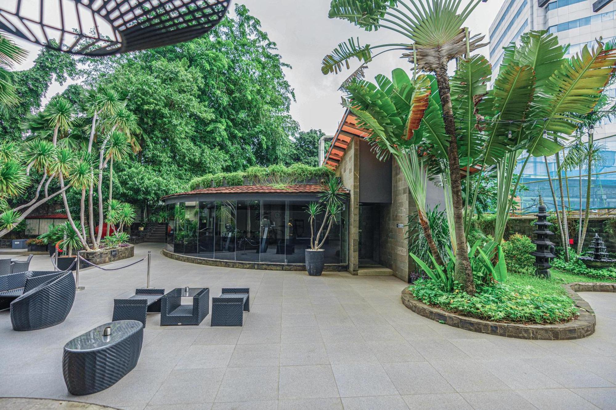Hotel Kimaya Slipi Jakarta By Harris Экстерьер фото