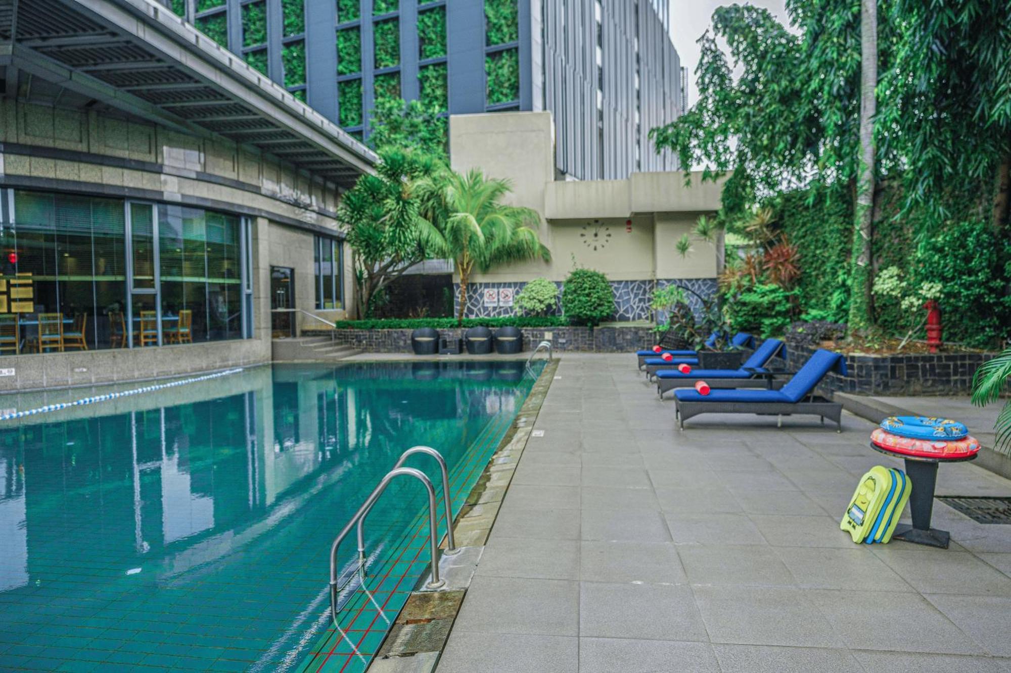 Hotel Kimaya Slipi Jakarta By Harris Экстерьер фото